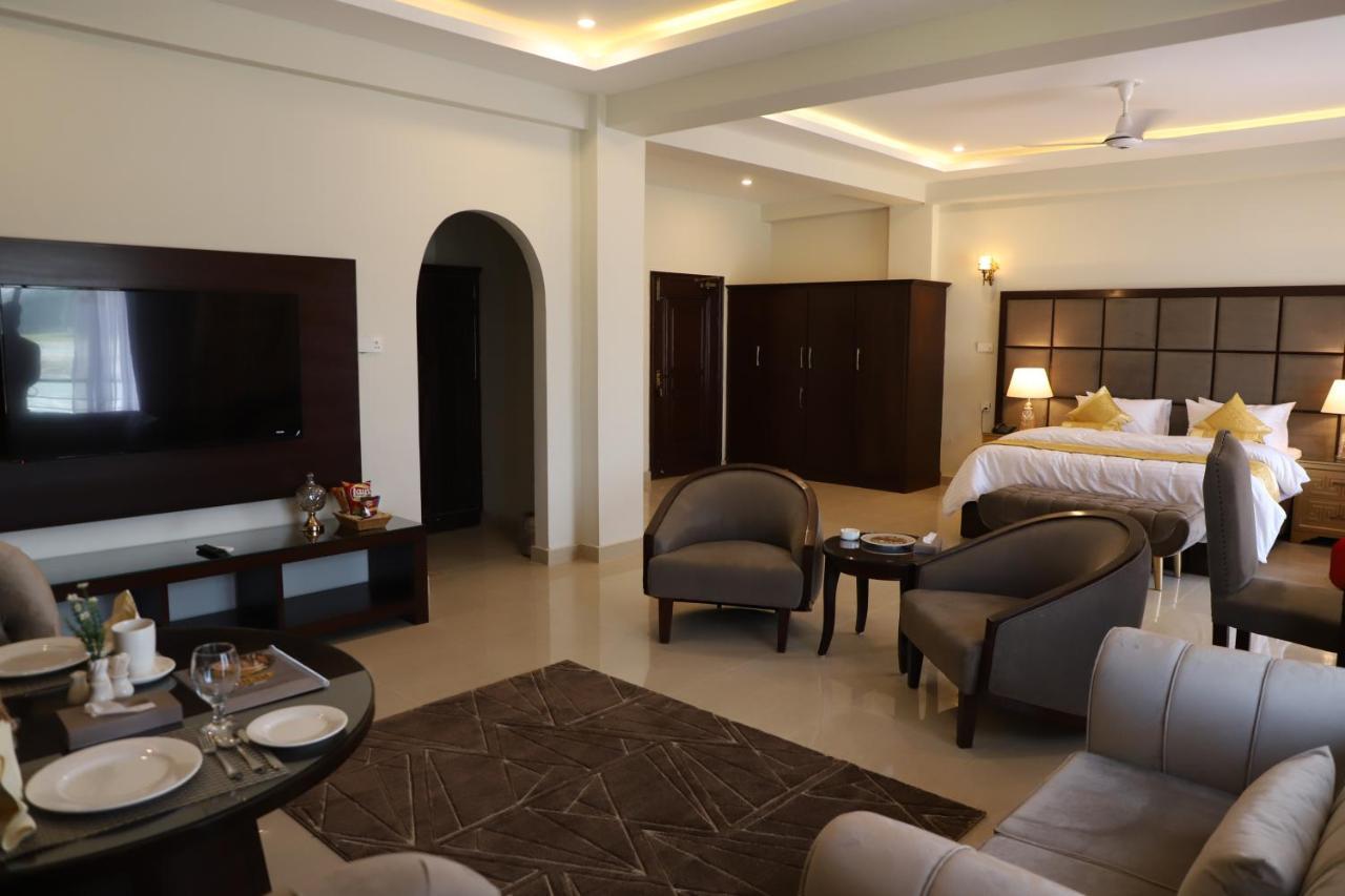 Swat Palace Hotel By Northin Mam Derai Exterior photo
