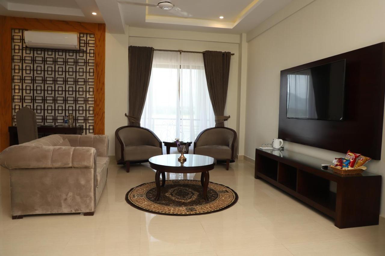Swat Palace Hotel By Northin Mam Derai Exterior photo